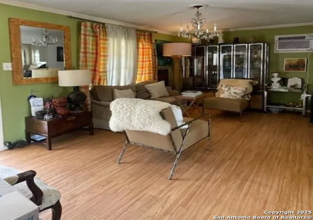 Photo 3 of Sale Pending at 219 W Greenway Ave, San Antonio, TX 78226 | MLS# 1814123 | Listing updated on 2025-09-03