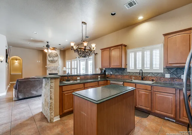 Photo 1 of Single family home for sale at 204 Private Road 4664, Castroville, TX 78009 | MLS# 1814889 | Listing updated on 2025-03-11