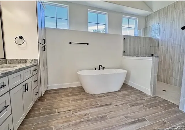 3rd image of 706 Sidewinder, Horseshoe Bay, TX 78657 | MLS# 1815073