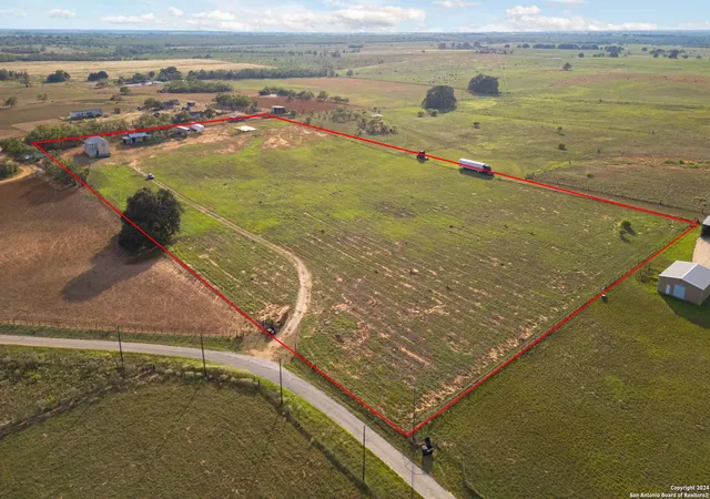 3rd image of 288 County Road 105, Floresville, TX 78114 | MLS# 1815432