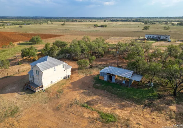 5th image of 288 County Road 105, Floresville, TX 78114 | MLS# 1815432