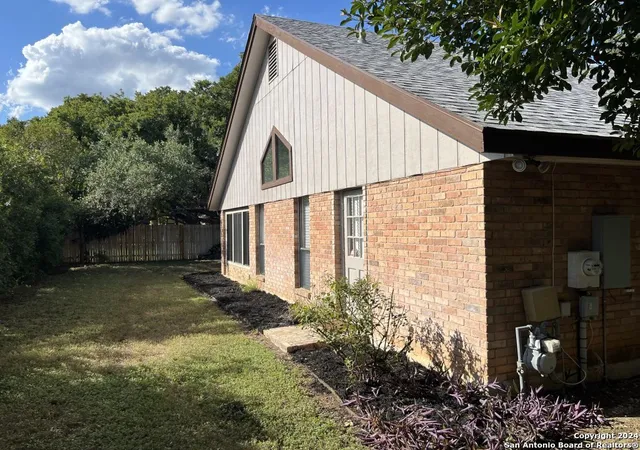 Photo 3 of Single family home for sale at 1939 Eagle Mdw, San Antonio, TX 78248 | MLS# 1815447 | Listing updated on 2025-10-07