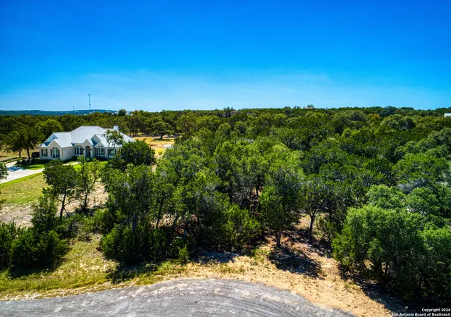 Photo 4 of Sale Pending at 9 Starwood, Boerne, TX 78006 | MLS# 1815525 | Listing updated on 2025-12-11