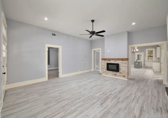 Photo 4 of Sale Pending at 722 E Drexel Ave, San Antonio, TX 78210 | MLS# 1815664 | Listing updated on 2025-11-15