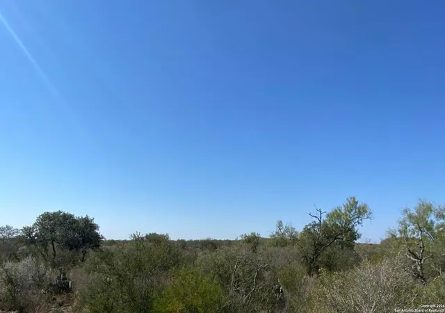 2nd image of 227 Legend Hills Rd, Uvalde, TX 78801 | MLS# 1816029
