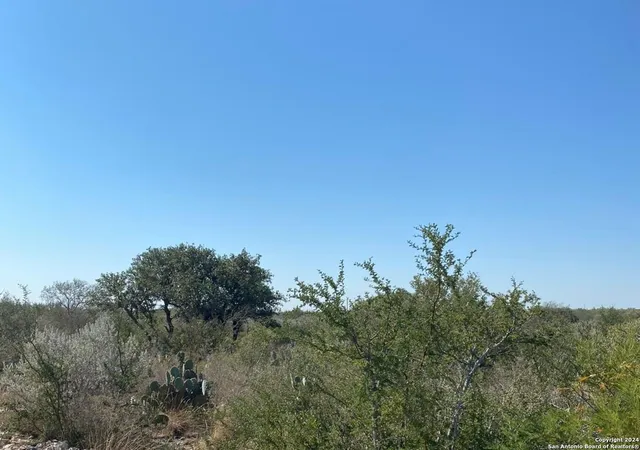 4th image of 227 Legend Hills Rd, Uvalde, TX 78801 | MLS# 1816029