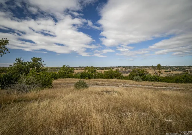 image of 30 Buckskin Path, Boerne, TX 78006 | MLS# 1816069