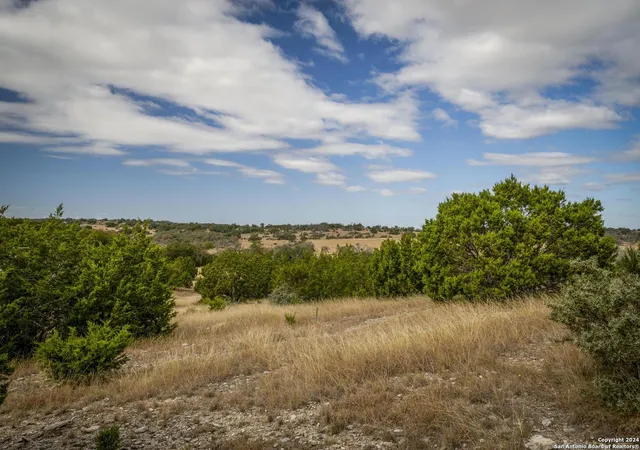 image of 30 Buckskin Path, Boerne, TX 78006 | MLS# 1816069