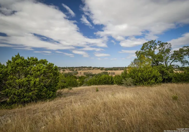 image of 30 Buckskin Path, Boerne, TX 78006 | MLS# 1816069