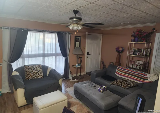 Photo 3 of Single family home for sale at 4106 Wild Oak Dr, San Antonio, TX 78219 | MLS# 1816122 | Listing updated on 2025-10-01
