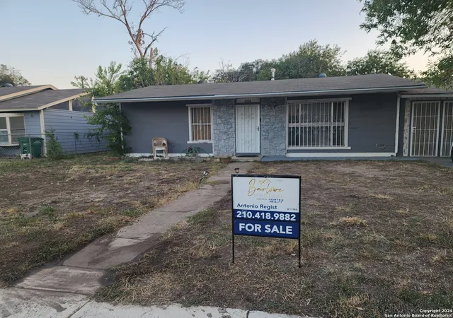 Photo 3 of Single family home for sale at 4106 Wild Oak Dr, San Antonio, TX 78219 | MLS# 1816122 | Listing updated on 2025-10-01