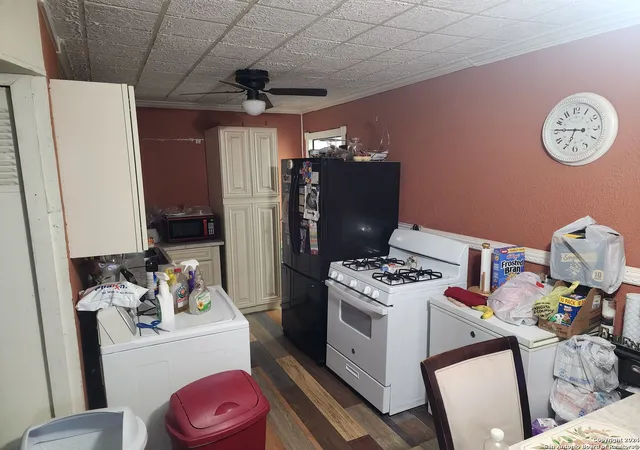 Photo 4 of Single family home for sale at 4106 Wild Oak Dr, San Antonio, TX 78219 | MLS# 1816122 | Listing updated on 2025-10-01