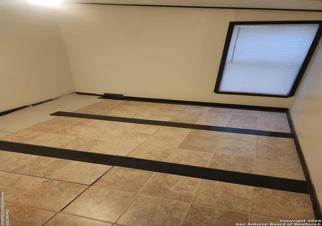 Photo 2 of Single family home for sale at 4106 Wild Oak Dr, San Antonio, TX 78219 | MLS# 1816122 | Listing updated on 2025-10-01