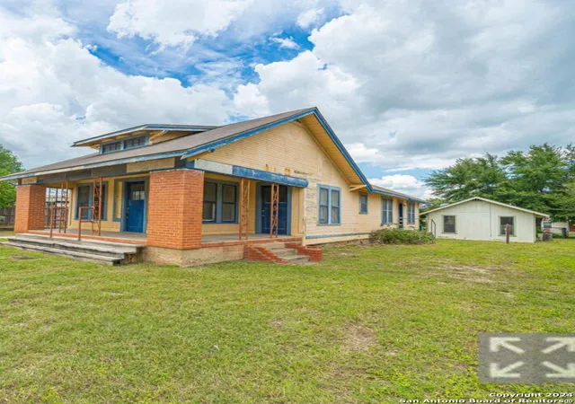 3rd image of 124 S Carroll St, Poth, TX 78147 | MLS# 1816614