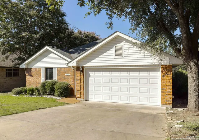 Photo 3 of Single family home for sale at 1241 Victory, Kerrville, TX 78028 | MLS# 1816700 | Listing updated on 2025-10-27