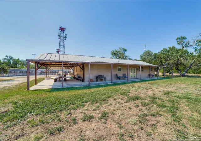 Photo 3 of Sale Pending at 1025 County Rd 375, San Antonio, TX 78253 | MLS# 1816701 | Listing updated on 2026-03-03