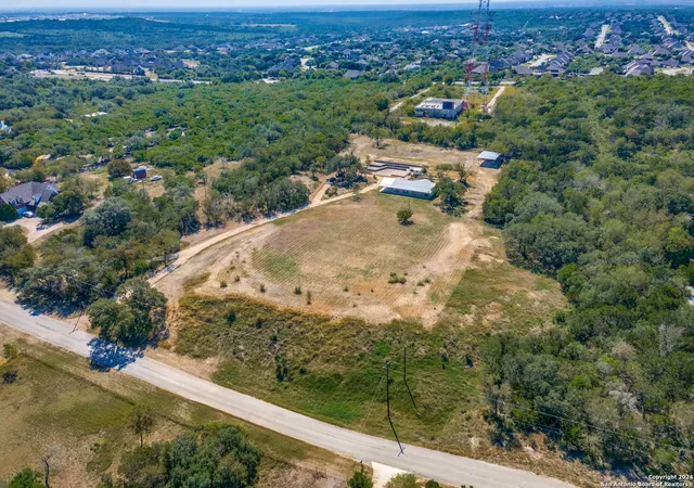 Photo 4 of Sale Pending at 1025 County Rd 375, San Antonio, TX 78253 | MLS# 1816701 | Listing updated on 2026-03-03