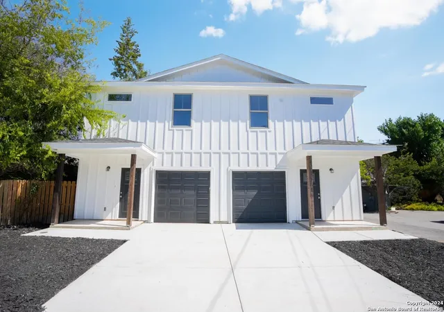 Photo 3 of Multi family home for sale at 1210 S New Braunfels Ave, San Antonio, TX 78210 | MLS# 1816740 | Listing updated on 2025-11-20