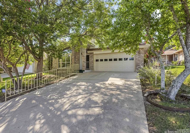 Photo 2 of Single family home for sale at 434 Vicksburg Ave, Kerrville, TX 78028 | MLS# 1816888 | Listing updated on 2026-09-02