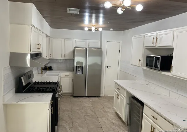 Photo 1 of Single family home for sale at 4543 Guadalajara Dr, San Antonio, TX 78233 | MLS# 1817102 | Listing updated on 2025-11-15
