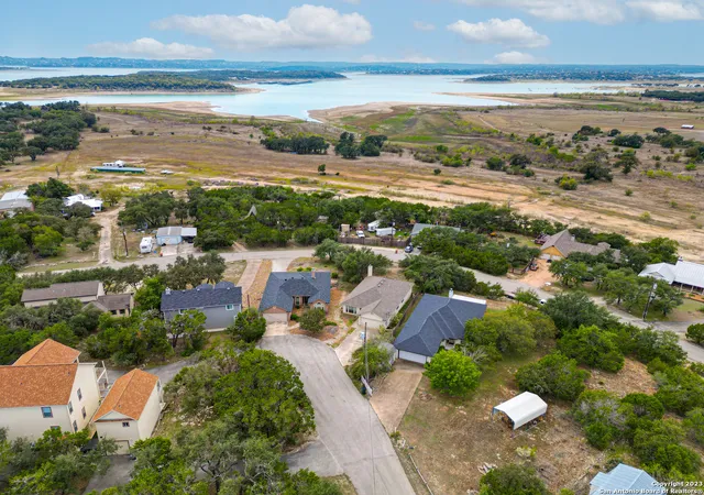Photo 3 of Single family home for sale at 1730 Sorrel Creek Dr, Canyon Lake, TX 78133 | MLS# 1817178 | Listing updated on 2025-11-21