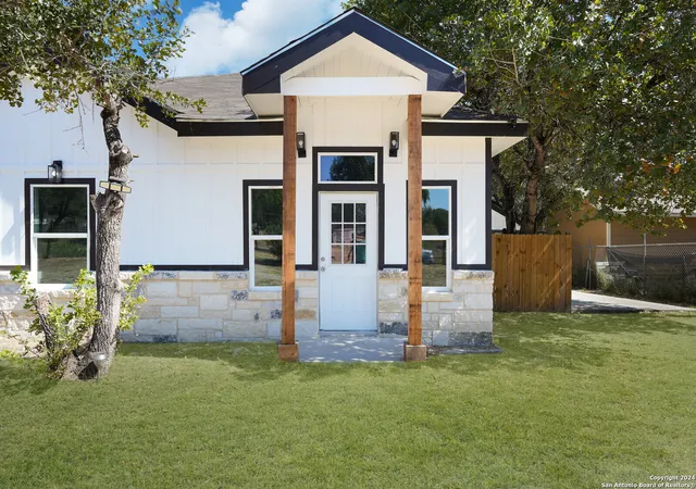 Photo 3 of Sale Pending at 23238 Copper Cyn Dr, Elmendorf, TX 78112 | MLS# 1817540 | Listing updated on 2025-12-26