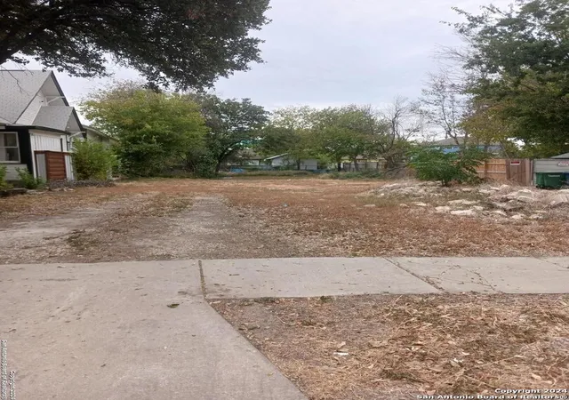 Photo 1 of Land for sale at 530 E Whittier St, San Antonio, TX 78210 | MLS# 1817777 | Listing updated on 2025-04-13