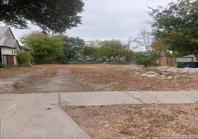 Photo 2 of Land for sale at 530 E Whittier St, San Antonio, TX 78210 | MLS# 1817777 | Listing updated on 2025-04-13