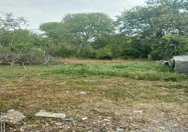 Photo 4 of Land for sale at 219 Gardina St, San Antonio, TX 78201 | MLS# 1817785 | Listing updated on 2025-12-06