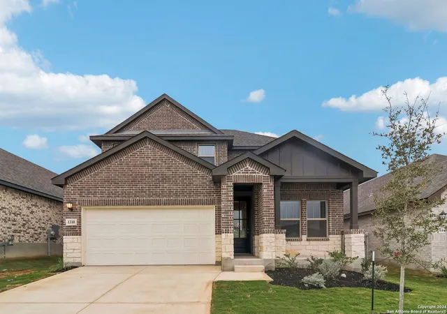 Photo 2 of Sale Pending at 1310 Larkspur Pass, San Antonio, TX 78213 | MLS# 1817984 | Listing updated on 2025-12-05