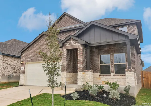 Photo 3 of Sale Pending at 1310 Larkspur Pass, San Antonio, TX 78213 | MLS# 1817984 | Listing updated on 2025-12-05
