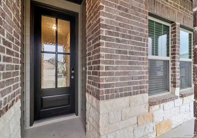 Photo 4 of Sale Pending at 1310 Larkspur Pass, San Antonio, TX 78213 | MLS# 1817984 | Listing updated on 2025-12-05