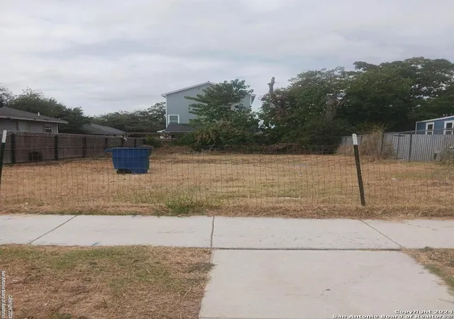 Photo 3 of Land for sale at 419 S Olive St, San Antonio, TX 78203 | MLS# 1818017 | Listing updated on 2025-04-13