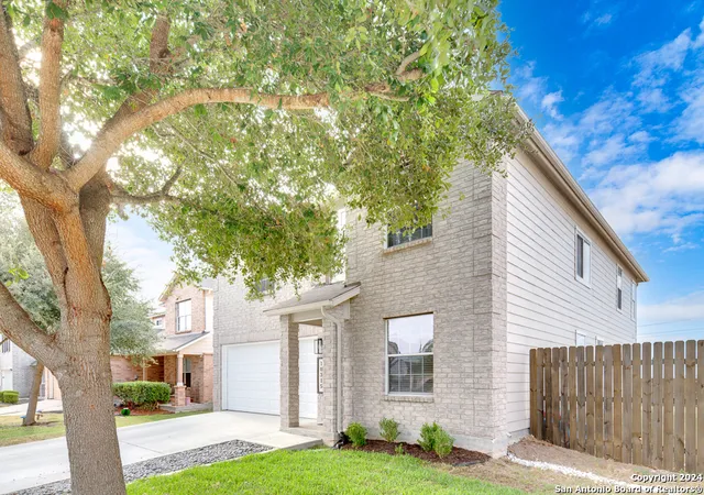 Photo 2 of Single family home for sale at 10315 Red Iron Crk, Converse, TX 78109 | MLS# 1818576 | Listing updated on 2026-01-12