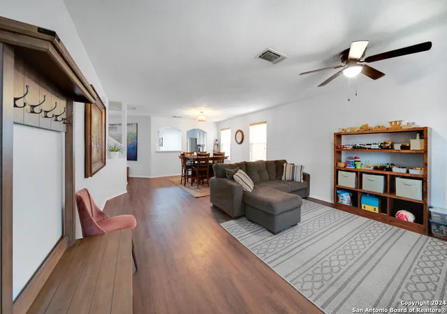Photo 4 of Single family home for sale at 10315 Red Iron Crk, Converse, TX 78109 | MLS# 1818576 | Listing updated on 2026-01-12