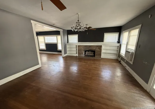 Photo 1 of Single family home for sale at 140 Jeffrey, San Antonio, TX 78201 | MLS# 1818719 | Listing updated on 2025-10-29