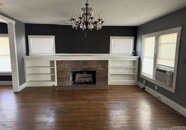 Photo 2 of Single family home for sale at 140 Jeffrey, San Antonio, TX 78201 | MLS# 1818719 | Listing updated on 2025-10-29