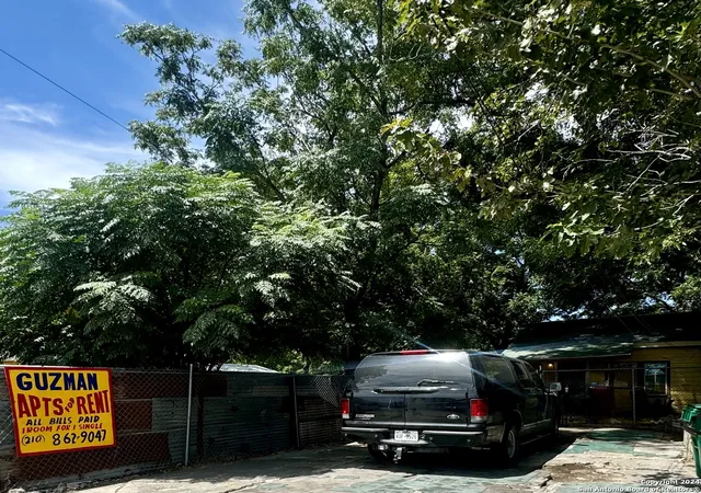 2nd image of 3015 S Flores St, San Antonio, TX 78204 | MLS# 1819446