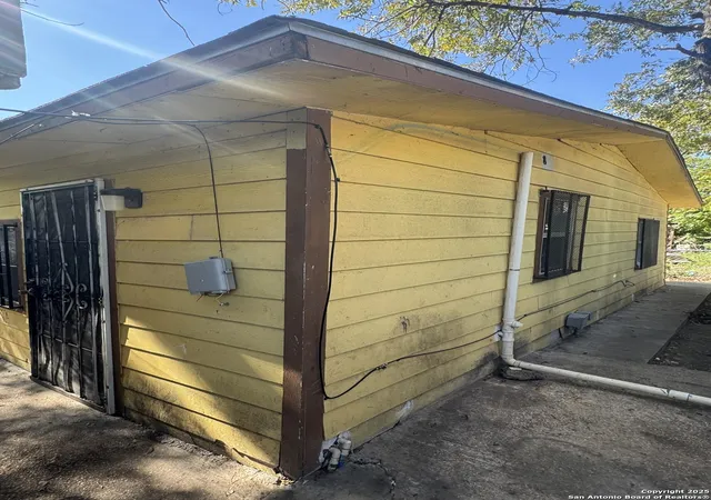 13th image of 3015 S Flores St, San Antonio, TX 78204 | MLS# 1819446