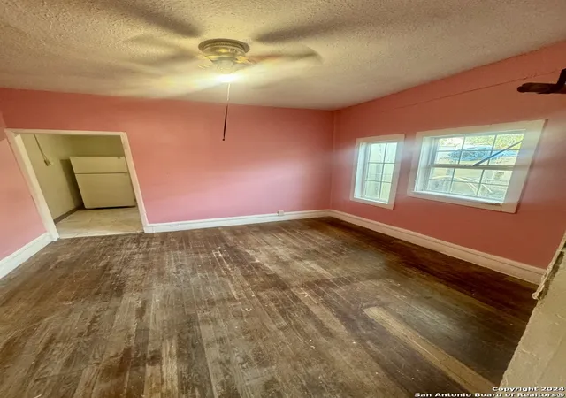 3rd image of 3015 S Flores St, San Antonio, TX 78204 | MLS# 1819446