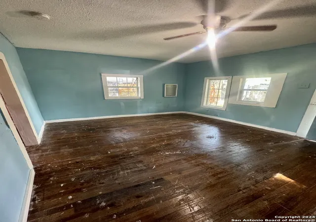 5th image of 3015 S Flores St, San Antonio, TX 78204 | MLS# 1819446