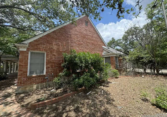 Photo 3 of Sale Pending at 2607 Marlborough Dr, San Antonio, TX 78230 | MLS# 1819462 | Listing updated on 2026-03-19