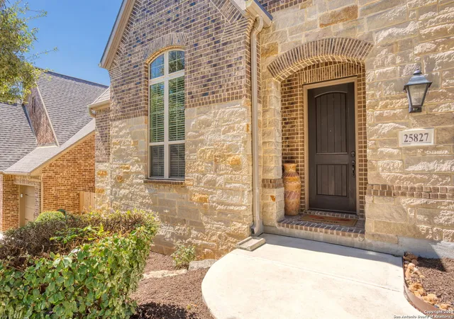 Photo 3 of Sale Pending at 25827 Enchanted Dawn, San Antonio, TX 78255 | MLS# 1819672 | Listing updated on 2026-03-25