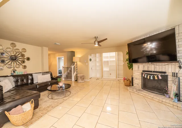 Photo 3 of Single family home for sale at 4719 Irish Oak, San Antonio, TX 78247 | MLS# 1819900 | Listing updated on 2025-09-04
