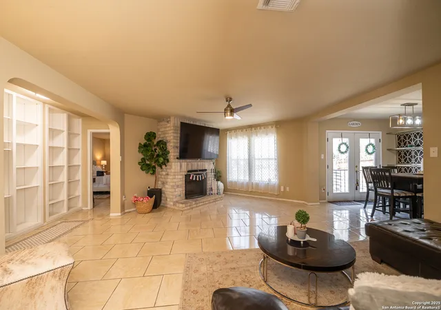 Photo 4 of Single family home for sale at 4719 Irish Oak, San Antonio, TX 78247 | MLS# 1819900 | Listing updated on 2025-09-04