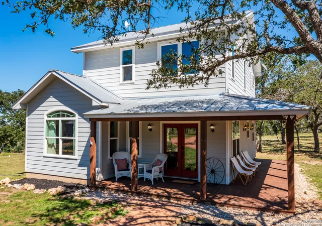 Photo 1 of Single family home for sale at 10 Das Landing, Fredericksburg, TX 78624 | MLS# 1820203 | Listing updated on 2025-10-31