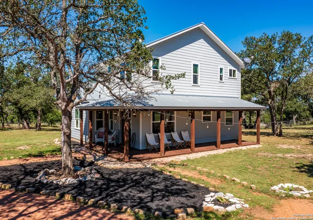 Photo 4 of Single family home for sale at 10 Das Landing, Fredericksburg, TX 78624 | MLS# 1820203 | Listing updated on 2025-10-31