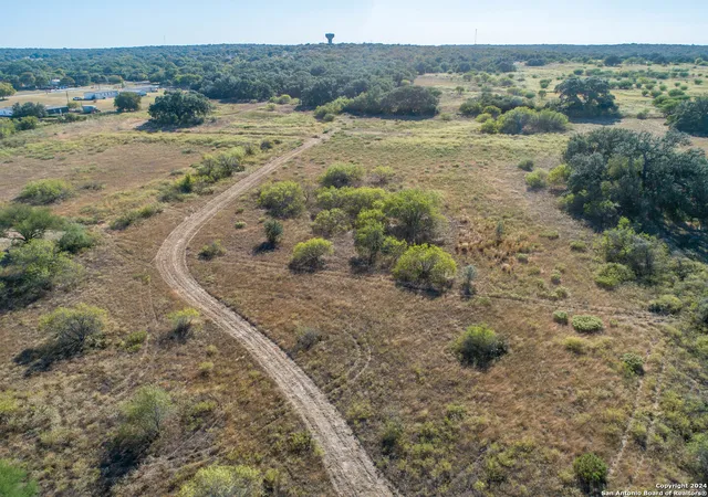 Photo 2 of House for sale at 21123 Lamm Rd, Elmendorf, TX 78112 | MLS# 1820240 | Listing updated on 2026-04-11