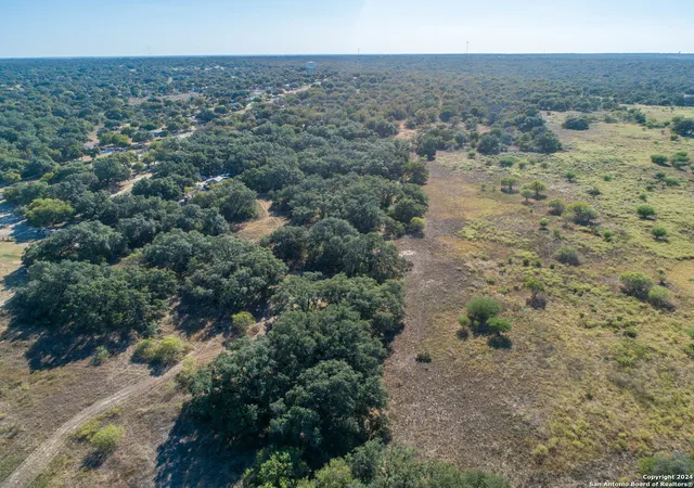 Photo 4 of House for sale at 21123 Lamm Rd, Elmendorf, TX 78112 | MLS# 1820240 | Listing updated on 2026-04-11
