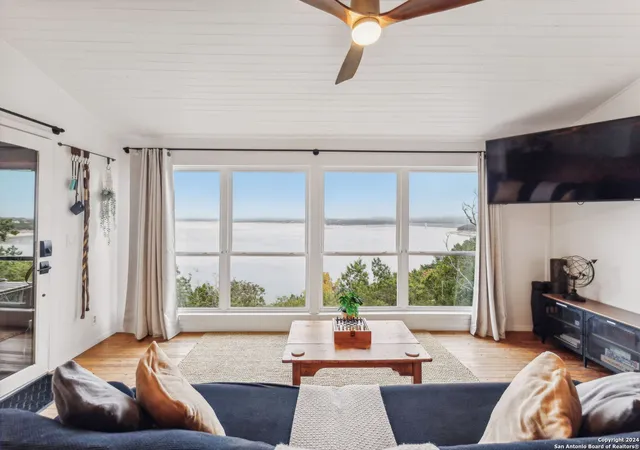 Photo 1 of Single family home for sale at 1569 Larson Dr, Canyon Lake, TX 78133 | MLS# 1820392 | Listing updated on 2025-08-12